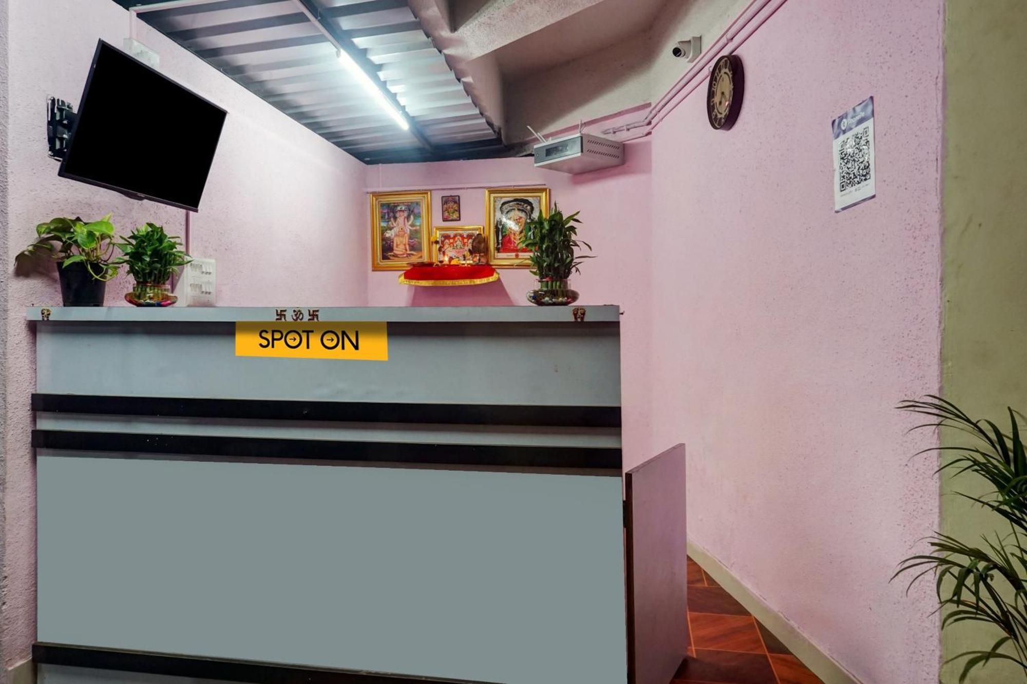 Spot On Samadhan Lodge Poona Buitenkant foto